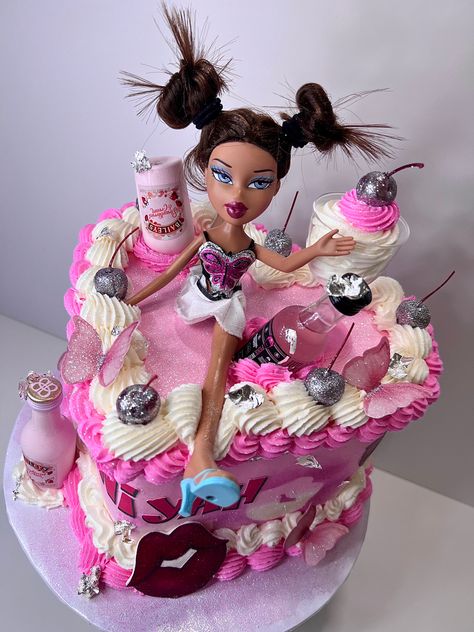 Drunk Bratz Cake, 21, Bratz Cake, Bratz Doll Cake, Custom Cakes, Heart Cakes Bratz Theme Cake, Drunk Bratz Cake, Bratz Cake Ideas, Bratz Doll Cake, Bratz Vs Barbie, Justice 2000s, Bratz Themed Birthday Party, Bratz Birthday Cake, Iconic Cakes