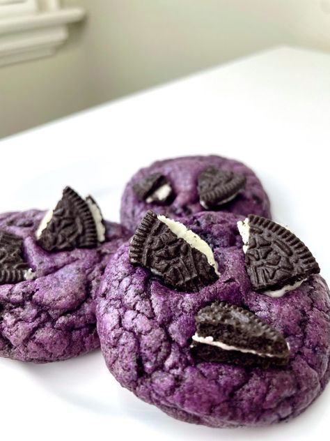 ube cookies and cream cookies - meimei baking Ube Oreo Cookies, Taro Cookies, Boba Cookies, Ube Cheesecake Recipe, Ube Cookies, Ube Desserts, Islander Food, Ube Extract, Ube Cheesecake