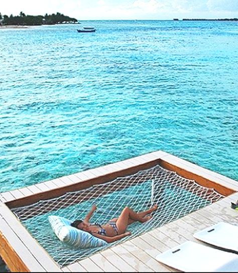 Deck hammock. Give me a book and my sunglasses. I would be great! I now need a sitter for about a week please?! Dock Hammock, Deck Hammock, Pool Hammock, Water Hammock, River Retreat, Lake Dock, Resort Architecture, Ikan Koi, House Deck