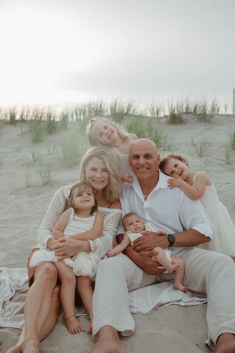 Pictures With Grandparents And Grandkids, Grandparent Beach Photos, Beach Family Photos With Grandparents, Family Beach Pictures With Grandparents, Beach Big Family Photos, Grandparent Beach Pictures, Grandparent Pictures Grandkids, Grandparents Grandkids Photoshoot, Extended Family Pictures Beach