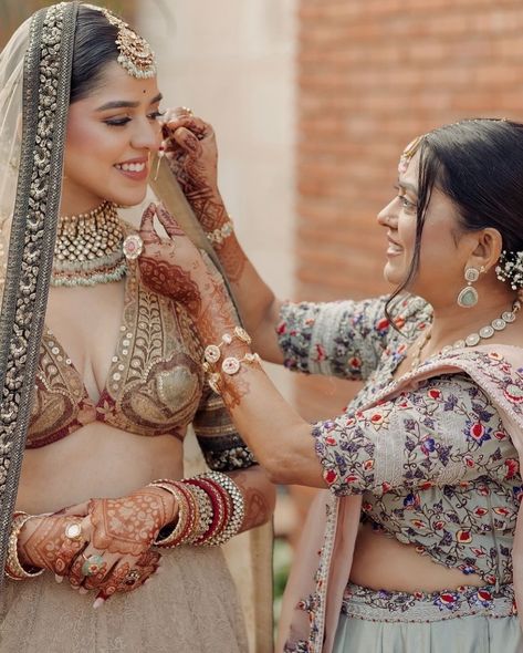 Not everyone can pull off a beige lehenga and rock the look. The bride of the week, Tanvi Singh donned a beige-colored lehenga, designed by Sabyasachi Mukherjee, and looked extremely graceful🤎🤍 Bride: @tanvisiingh28 Outfit: @bridesofsabyasachi @sabyasachiofficial Photography: @fourfoldpictures #sabyasachi #sabyasachibride #bride #bridaloutfit #brideoftheday #brideoftheweek #bridalmakeup #bridalwear #bridemakeup #bride2024 Sabyasachi Mukherjee, Sabyasachi Bride, Bride Makeup, Bridal Outfits, Beige Color, Entertainment News, Bridal Wear, Bridal Makeup, Lehenga