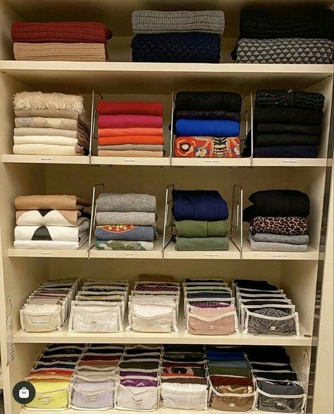 Small Wardrobe Organisation Ideas, Wardrobe Organisation Ideas, Small Wardrobe Organisation, Master Closet Organization, Closet Organizer With Drawers, Room Organization Bedroom, Room Organisation, Closet Hacks Organizing, Wardrobe Organisation