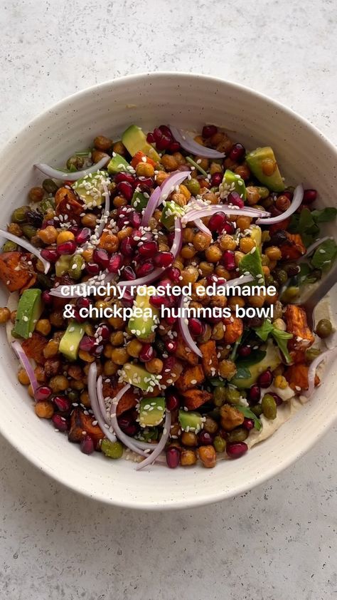 Tess Begg | A nourish bowl you need to try👇🏼🤭 Crunchy roasted edamame & chickpeas, sweet potato, rocket (arugula), avocado, red onion, pomegranate & se… | Instagram Nourish Bowl Recipes, Sweet Potato Chickpeas, Tess Begg, Roasted Edamame, Chickpea Hummus, Hummus Bowl, Nourish Bowl, Creamy Hummus, Potatoes In Oven