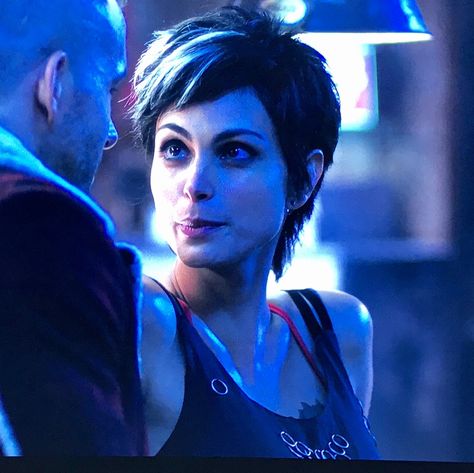 Morena Baccarin Deadpool short Morena Baccarin Short Hair, Deadpool Haircut, Morena Baccarin Gotham, Deadpool Vanessa, Morena Baccarin Deadpool, Vanessa Carlysle, Deadpool Pictures, Morena Baccarin, Maximum Effort