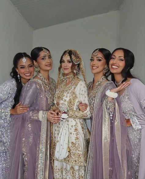 Desi Bridesmaids Outfits, Asian Bridesmaid Dresses, Mehndi Hairstyle, Desi Bridesmaids, Lilac Theme, Pakistani Bridesmaids, Nikah Outfit, Desi Wedding Dresses, Asian Wedding Dress