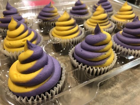 These purple and gold swirl chocolate cupcakes with buttercream frosting helped celebrate the success of a Bay Yellowjacket! Thanks for allowing Cristin’s Cake Creations to serve you!! Taste and see that the Lord is good! I’d love to create custom school cupcakes for you, too! Lsu Cupcakes, Purple And Gold Wedding Cupcakes, Orange And Purple Cupcakes, Lsu Cupcakes Purple Gold, Purple And Yellow Cupcakes, Chocolate Cupcakes With Buttercream, Chocolate Cupcakes Purple Frosting, Cupcakes With Buttercream Frosting, School Cupcakes