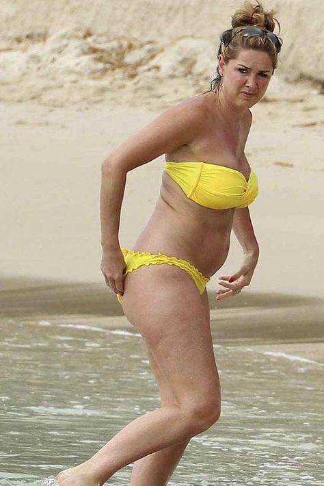 Claire Sweeney, Magazine Images, Washington Square Park, Guys And Dolls, English Actresses, Canary Yellow, Nine Months, Lost Weight, Barbados