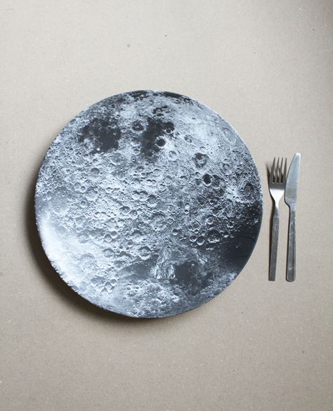 interior design, home decor, tableware, dish ware, plates, astronomy, moons - To eat on the moon Robins Egg Blue, Soft Grunge, Kitchen Stuff, To The Moon, Dinner Table, Astronomy, Sake, The Moon, Sweet Home