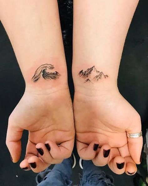 Matching Outdoor Tattoos, Matching Friendship Tattoos, Moutain Tattoos, Outdoor Tattoo, Tattoos Abstract, Tattoo Mountain, Tattoos Neck, Tattoos Japanese, Couple Tattoos Love