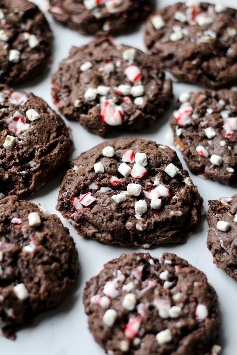 Peppermint Hot Cocoa Cake Mix Cookies Hot Chocolate Peppermint Cookies, Peppermint Hot Chocolate Cookies, Cake Mix Cookies Christmas, Peppermint Cake Mix Cookies, Peppermint Hot Cocoa Cookies, Hot Cocoa Cake, Peppermint Chocolate Cookies, Holiday Dessert Drinks, Peppermint Brownie Cookies