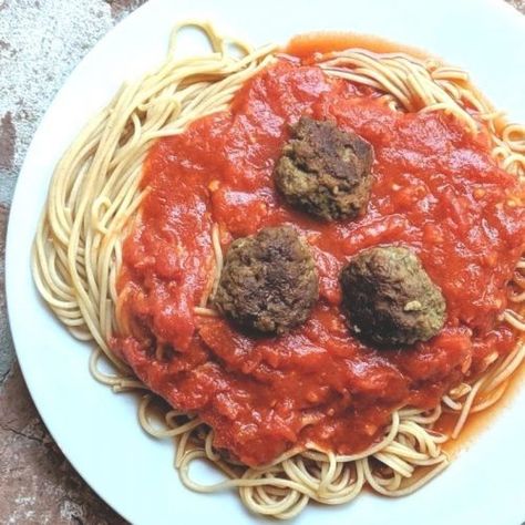 Low Sodium Spaghetti Sauce - Low So Recipes Low Sodium Spaghetti, Low Sodium Pasta Sauce, Spaghetti Sauce Recipes, Low Sodium Spaghetti Sauce, Healthy Salt, Heart Healthy Recipes Low Sodium, Easy Tomato Sauce, Spaghetti Sauce Recipe, Avocado Toast Recipe