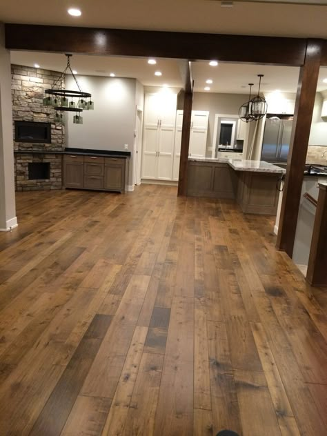 Lantai Vinil, Hardwood Floor Stain Colors, Rustic Hardwood Floors, Floor Stain Colors, Wood Floor Colors, Hardwood Floor Colors, Floor Stain, Basement Flooring, Floor Ideas