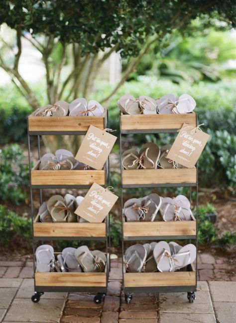 29 Wedding Favors Your Guests Will (Actually) Love | A Practical Wedding Flip Flop Favors, Green Wedding Favors, Practical Wedding Favors, Beach Favors, Boho Wedding Favours, Trendy Wedding Favors, Wedding Favors And Gifts, Edible Wedding Favors, Photos Booth