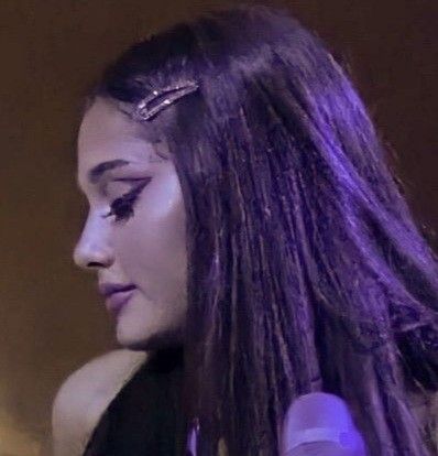 Ariana Grande Side Part Hair, Ariana Grande Side Profile, Ariana Grande Nose Job, Ariana Grande Nose, Ariana Icons, Rhinoplasty Nose Jobs, Side Profiles, Nose Jobs, Pretty Nose