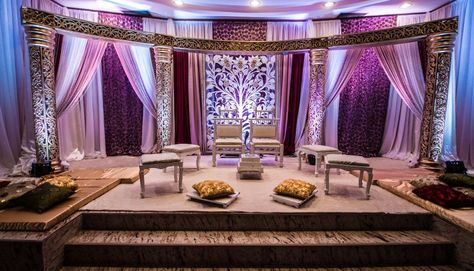 Gold Jali mandap - open Open Mandap Decor, Open Mandap Design, Open Concept Mandap, Open Mandap, Indian Wedding Mandap Decorations Indoor, Grand Mandap Decor, Open Mandap Decor Indian, Center Mandap Decor, Draped Mandap