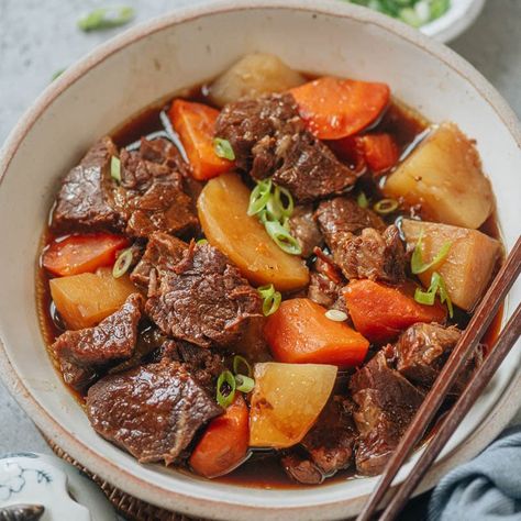 Chinese Beef Stew with Potatoes (土豆炖牛肉) Asian Beef Stew Slow Cooker, Beef Stew Meat Recipes Asian, Asian Beef Stew Recipes, Christmas Stew Recipes, Instapot Chicken Stew, Chinese Beef Soup, Stewed Beef Recipes, Japanese Beef Stew Recipe, Omnivores Cookbook