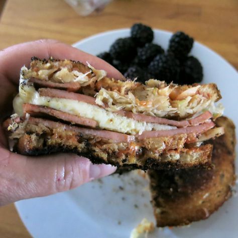 Fried Bologna "Reuben" Sandwich Bologna Recipes, Fried Bologna, Bologna Sandwich, Diner Menu, Russian Dressing, Reuben Sandwich, Feed Your Soul, Types Of Bread, I Love Me