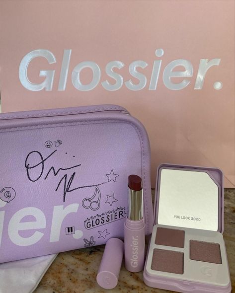 Glossier X Olivia Rodrigo, Olivia Rodrigo Glossier Bag, Olivia Rodrigo X Glossier, Glossier Olivia Rodrigo, Olivia Rodrigo Makeup, Olivia Rodrigo Glossier, Glossier You Look Good, Glossier Aesthetic, Glossier Beauty