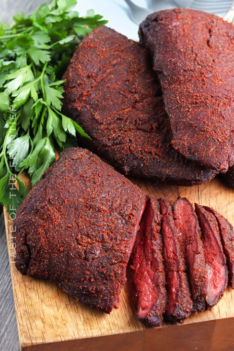 If you're looking for an easy family dinner or a way to please a crowd with a fairly unique and flavorful dish, this smoked venison is it. Venison Smoker Recipes, Smoked Deer Shoulder, Venison Roast Oven, Smoked Deer Roast, Smoked Venison Roast Recipe, Venison Roast Recipes, Smoked Venison Roast, Venison Marinade Recipes, Deer Roast