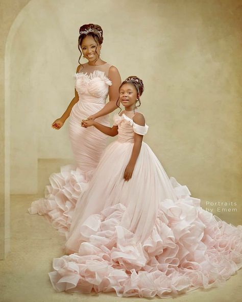 Mommy Daughter Photography, Mother Daughter Photoshoot, Dinner Gowns, Mom Daughter Outfits, Mommy Daughter Outfits, Mother Daughter Fashion, Mother Daughter Outfits, Maternity Photoshoot Outfits, Glam Photoshoot