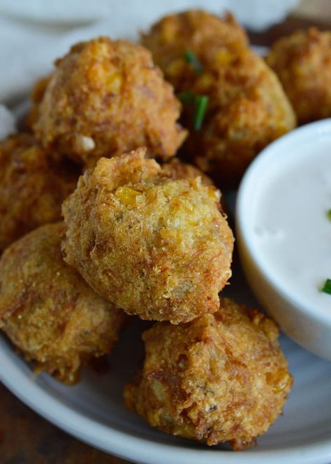 Crab Corn Fritters Recipe - These deep fried fritters are full of crab, corn and cajun spices. Serve with creamy Tabasco dipping sauce. Clam Fritters Recipe, Crab Fritters, Clam Fritters, Fritters Recipes, Corn Fritters Recipe, Cajun Crab, Stomach Rumbling, Corn Fritter Recipes, Crab Dishes