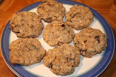 Oatmeal Raisin Cookies - Popular Daniel Fast cookie recipe that even the kids will love! Daniel Fast Snacks, 21 Day Daniel Fast, Daniel Fast Diet, Fast Snack, Fast Desserts, Daniel Fast Recipes, Daniel Fast, Oatmeal Raisin Cookies, Raisin Cookies