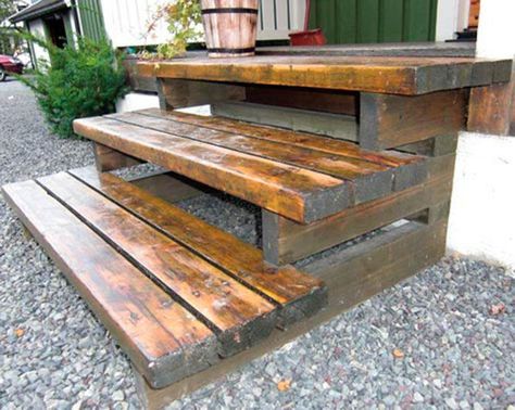 I teach wood working. I've been a professional woodworker and cabinet maker for more than 30 years. I'll explain step-by-step how to build a professional pie... #beginerwoodworking #woodworkingprojects #woodworkingideas #woodworkingdecorative #projectswoodworking #woodworkingplans #woodworkingtips Pallet Stairs Outdoor, Deck Steps Ideas, Diy Stairs Outdoor, Pallet Stairs, Små Rum Lidt Plads, Wood Steps, Outdoor Steps, Front Yard Landscaping Plans, Porch Steps