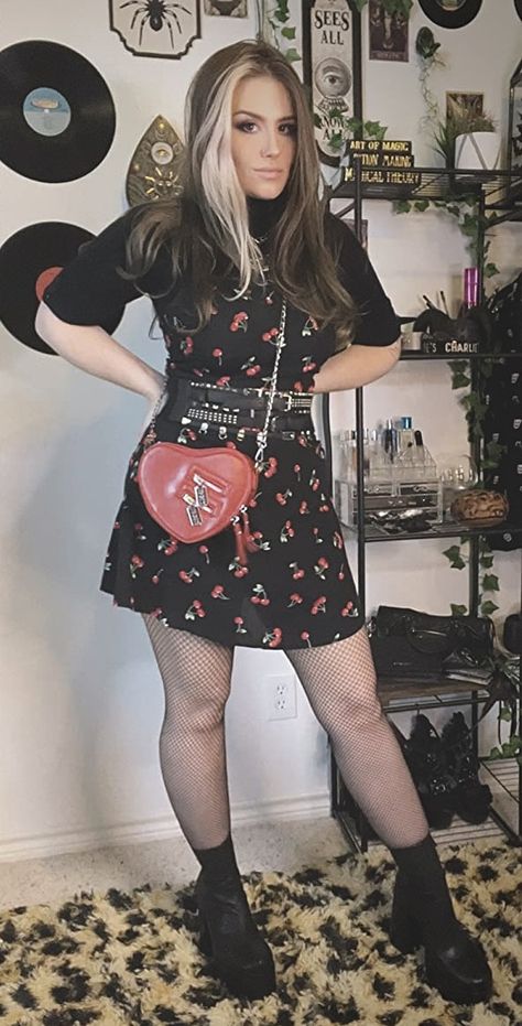 Dark Alt Goth Girl Spring Outfit Ideas Turtle Neck Under Dress, Alt Dress, Goth Spring, Outfits For Spring, Heart Purse, Purse Outfit, Alt Grunge, Booties Outfit, Alt Outfits