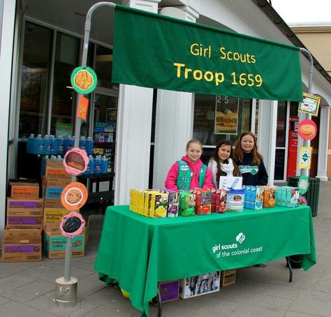 Parade Banner, Girl Scout Fun Patches, Community Service Ideas, Cookie Booth, Girl Scout Cookie Sales, Girl Scout Cookies Booth, Gs Cookies, Girl Scouts Cadettes, Brownie Scouts