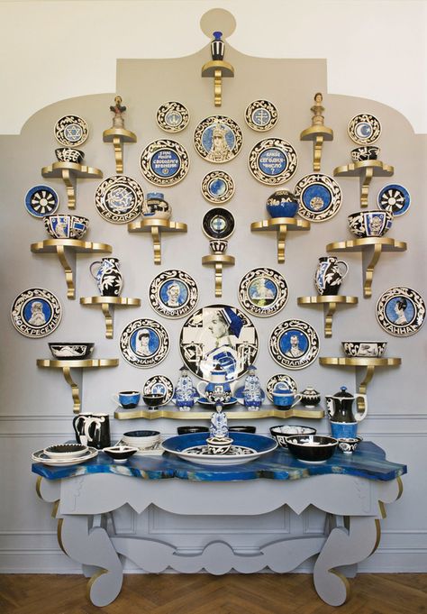 Normandija 2 White Heaven, Decorating With Blue And White Porcelain, Maximalism Interior, Chinoiserie Patterns, White Marble Floor, Hanging Plates, Pretty Decor, Porcelain Art, Abstract Canvas Painting