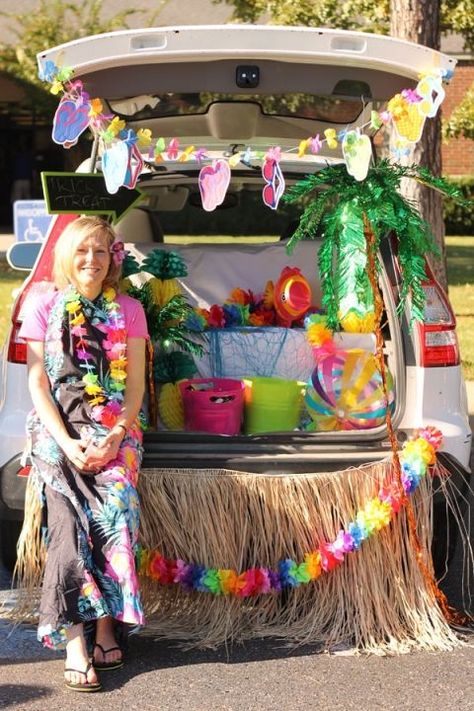 30 Epic Trunk-or-Treat Ideas You Can Do This Halloween | LDS Daily Church Trunk, Trunk Or Treat Ideas, Fun Halloween Games, Fall Games, Fall Festivals, Halloween Games For Kids, Games Party, Party Plan, Treat Ideas