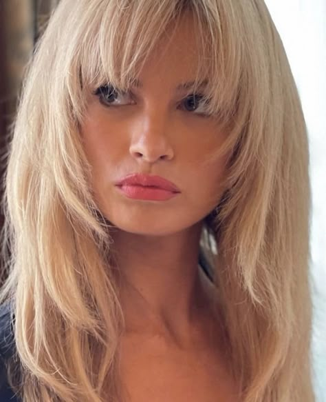 Long Shag Haircut Fine Hair Over 50, Long Blonde Shag Haircut No Bangs, Shag Hairstyles Long Straight No Bangs, 70s Bangs Long Hair Straight, Long Straight Hair With Bangs Over 50, Pam Anderson Hair Bangs, Haircut Gray Hair, Edgy Hair Color, Long Shag Haircut