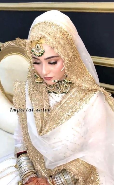 Hijab Style For Wedding Function, Hijabi Bride Pakistani, Hijab Dupatta, Bridal Shop Ideas, Hijabi Bride, Bride Shawl, Hijab Brides, Bridal Hijab Styles, Wedding Hijab Styles