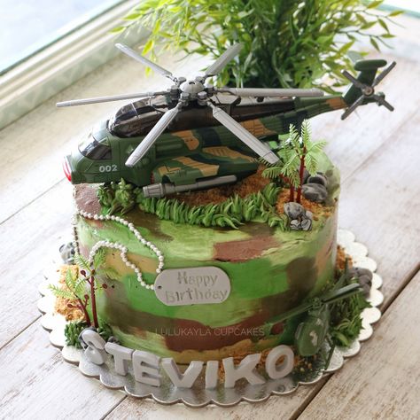 Cake Army Birthday, Army Guy Birthday Cake, Kids Army Cake Ideas Boy Birthday, Army Man Birthday Cake, Army Themed Birthday Cake, Army Birthday Cake For Boys, Military Cakes For Boys, Camo Cakes For Boys, Army Cakes For Boys