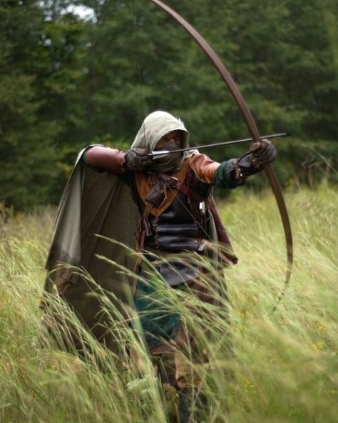 Archery Aesthetic, Ranger's Apprentice, Rangers Apprentice, Enchanting Forest, Summer Wind, Traditional Archery, Tactical Survival, Bow And Arrow, Medieval Clothing