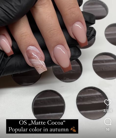 Classy Almond Nails Ideas Fall, Mail Inspo Square Medium, Clear Dip Nails With Design, Autumn Classy Nails, Nude Nails With Design Square, Short Nails Ideas Brown, Square Medium Nails Acrylics, Cute Brown Acrylic Nails, Simple Nail Acrylic