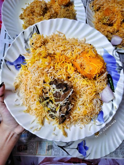 In frame Mutton Biriyani #biriyani #muttonbiryani Mutton Biriyani, Recipes From Around The World, Health Board, The Best Recipes, In Frame, Biryani, Best Recipes, Kolkata, Good Food