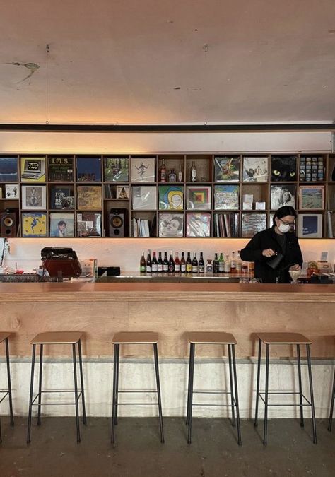 Eclectic Bar Design, Record Bar, Hifi Bar, Vinyl Bar, Vinyl Cafe, Music Cafe, Vinyl Record Shop, Coin Café, Vinyl Room