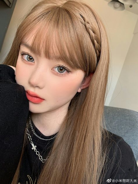 Douyin Hair Color, Medium Long Haircuts, Korean Hair Color, Hair Style Korea, Hair Inspo Color, Long Hair Cuts, Korean Hairstyle, Medium Length Hair Cuts, Medium Long