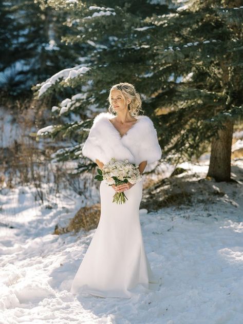 Winter wedding bridal bouquet