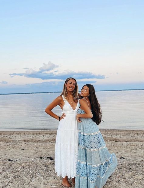 Coastal Granddaughter Maxi Dress, Coastal Party Outfit, Cape Cod Clothing Style, Cape May Outfits, Cape Code Outfits, Cap Cod Outfits, Cape Cod Vacation Outfit, Summer In Maine Outfits, Cape Cod Pictures Ideas