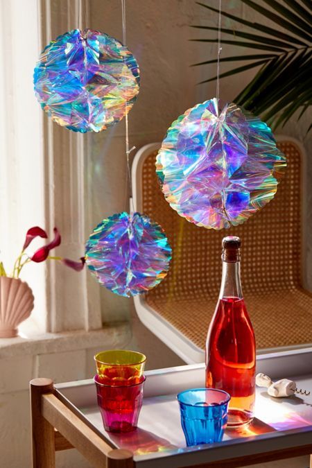 Urban Outfitters Room, Iridescent Decor, Honeycomb Decor, Spiegel Diy, New Years Eve Decorations, Decor Guide, Beach House Decor, My New Room, Home Decor Bedroom