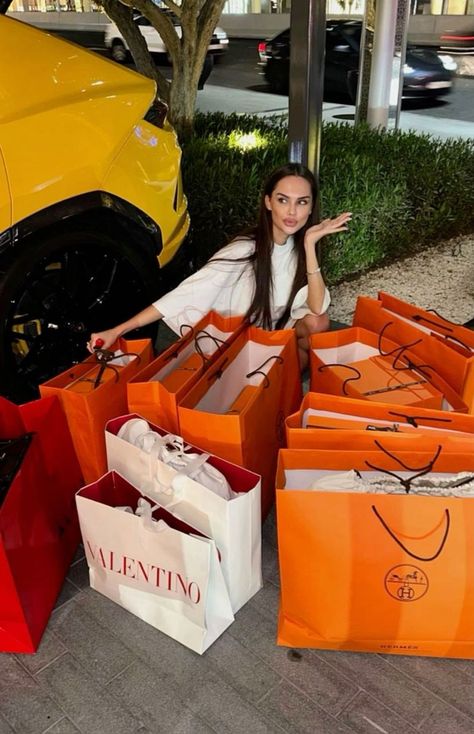 Rich Girl Shopping, Boujee Lifestyle, Wealthy Lifestyle, Luxury Lifestyle Women, Dream Vision Board, Life Vision Board, Super Rich Kids, This Is Your Life, Super Rich