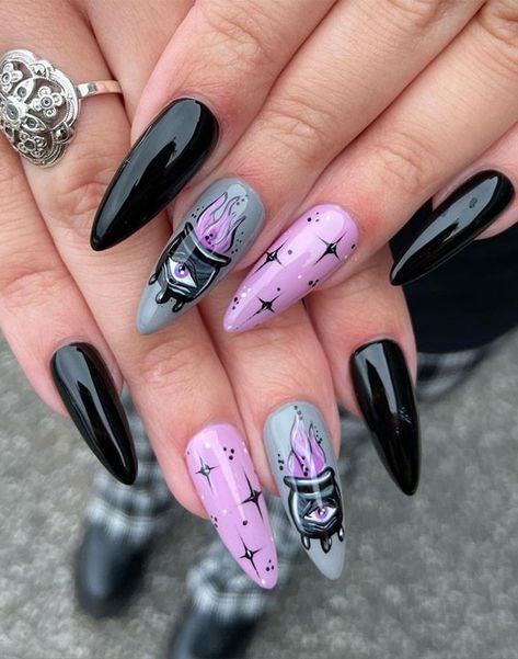 Halloween Pastel Nails, Hocus Pocus Nail Ideas, Hocus Pocus Acrylic Nails, Pastel Goth Nail Art, Halloween Witch Nails, Hocus Pocus Nails, Pastel Goth Nails, Halloween Nail Colors, Zombie Nails