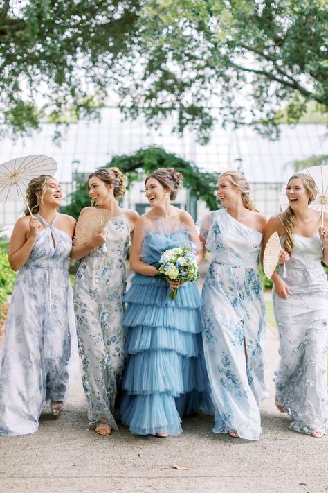 Wedding Ideas Floral, Wedding Blue And White, 2022 Wedding Trends, Bridgerton Wedding, Regency Wedding, Bright Wedding Colors, Bridgerton Inspired, Madison Wedding, Tropical Beach Wedding