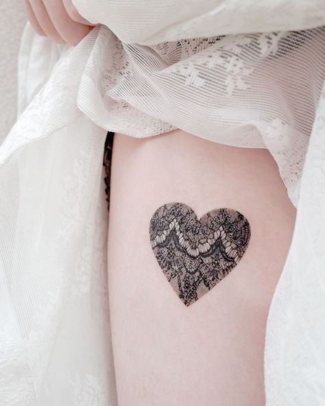 STUDIOBYSOL_Solar no Instagram: “🖤 - Lace heart❣️ - #solartattoo #솔라타투” Lace Heart Tattoo, Different Tattoo Ideas, Spray Tattoo, Lace Tattoos, Totem Tattoo, Tattoo Patterns, Beautiful Tattoos For Women, Mandala Patterns, Lace Tattoo