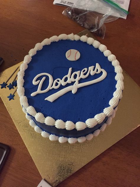 Dodger Cake Ideas, Dodgers Cake Birthdays, Dodgers Birthday Party Decorations, Dodgers Party Ideas, Dodger Theme Birthday Party, La Dodgers Cake, La Dodgers Birthday Party, Dodgers Birthday Party, Dodgers Cake