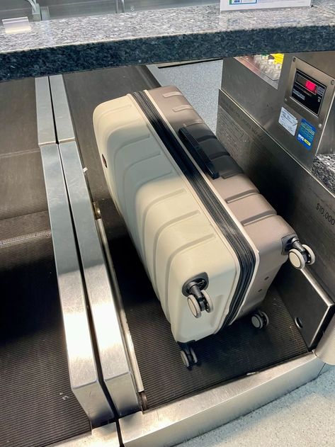 Checked Baggage: What You MUST Know Before Flying Business Class Flight, Checked Baggage, Best Airlines, Large Suitcase, Checked Luggage, Baggage Claim, Airplane Travel, Business Class, Travel Board