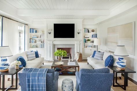 Long Island — Sarah Bartholomew Design Mantle Update, Bria Hammel, Beach Colors, Texas House, Transitional Living, Beautiful Home Designs, Ottoman Coffee, England Style, White Pottery