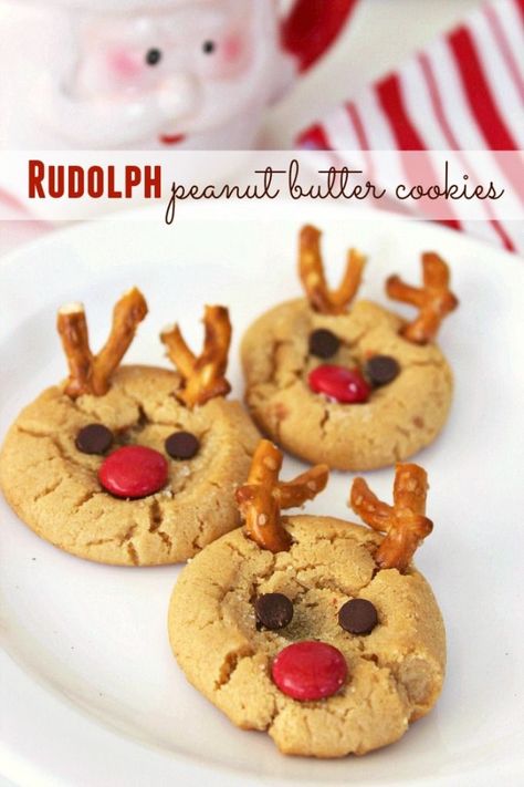 Rudolph Peanut Butter Cookies Recipe - Adorable reindeer shaped cookies for the holidays! Easy to make and fun to eat! Peanut Butter Reindeer Cookies, Rudolph Cookies, Christmas Cookies Kids, Gooey Butter Cookies, Best Holiday Cookies, Reindeer Cookies, Best Christmas Recipes, Butter Cookies Recipe, Peanut Butter Cookie Recipe